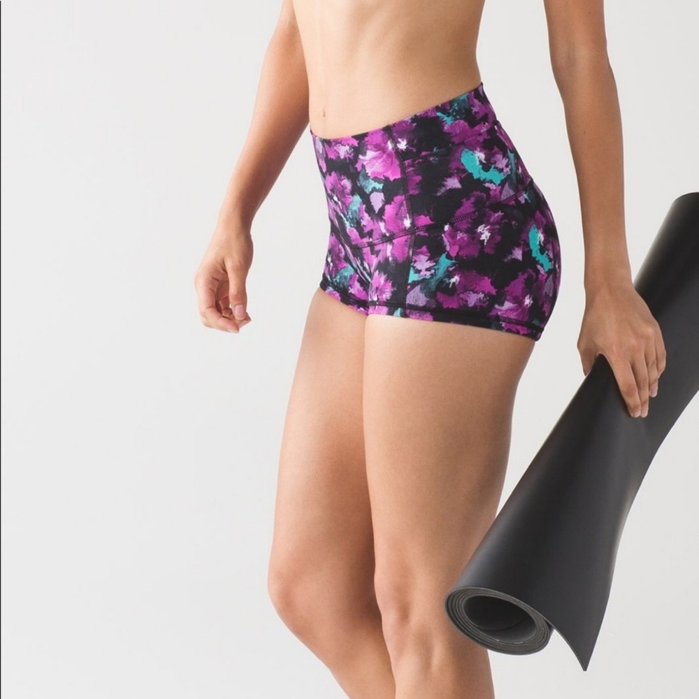 Lululemon Wunder Under short 2"